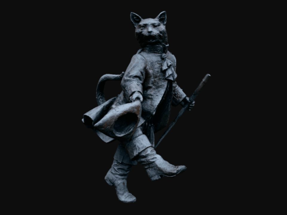 Cat Sculpture captured with Plinth